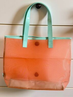 Clinique Coral Mesh Tote with Mint Trim